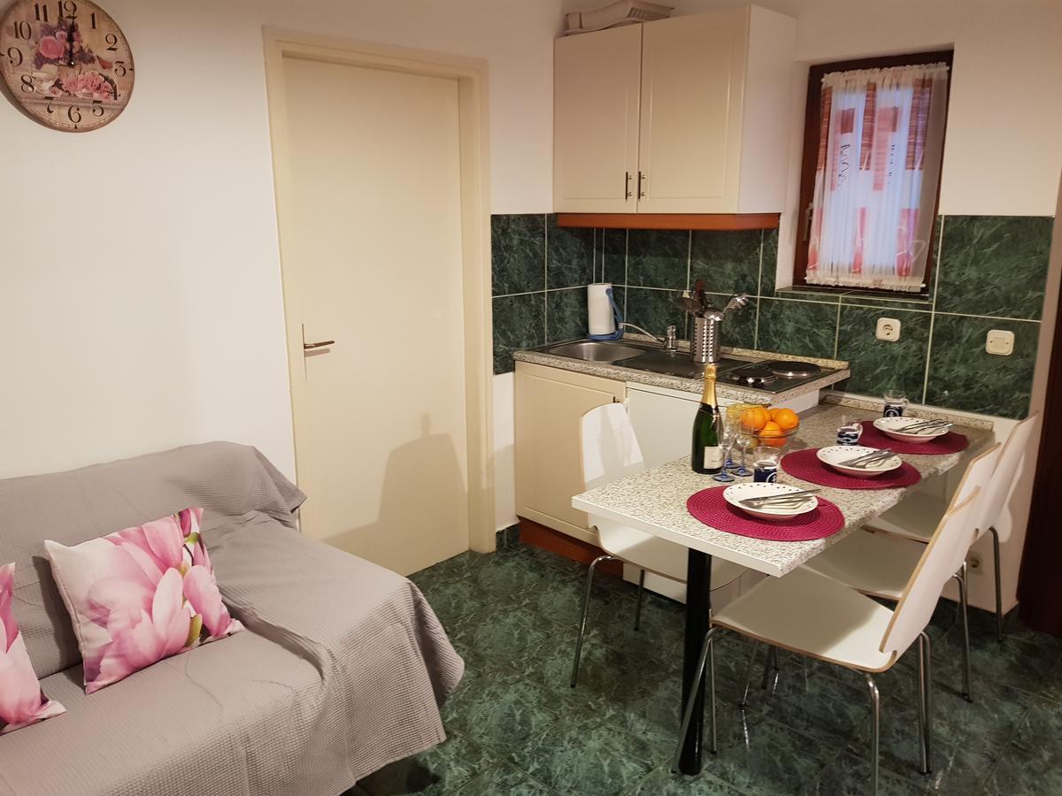 Apartmani Zorić Vodice Zewnętrze zdjęcie