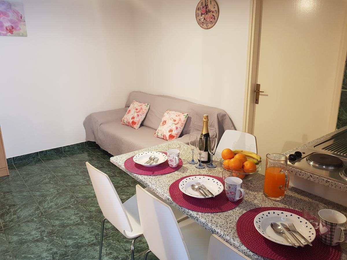 Apartmani Zorić Vodice Zewnętrze zdjęcie